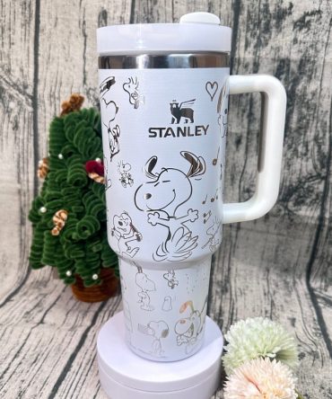 Stanley Snoopy Insulated Travel Mug – Cute & Durable Coffee Tumbler For On-The-Go