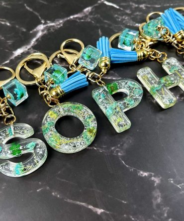 Resin Flower Letter Keychain 29Acxx140325