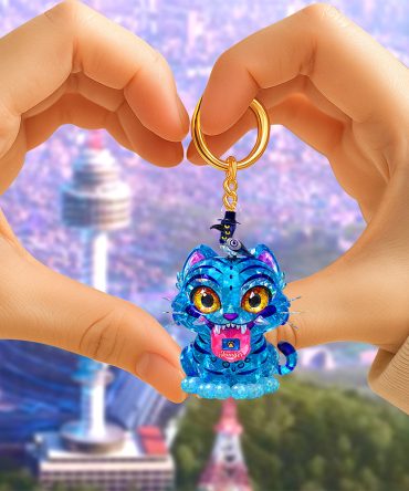Fantasy Keychain - Personalized Gifts For Animation Fans 02Naqn030925