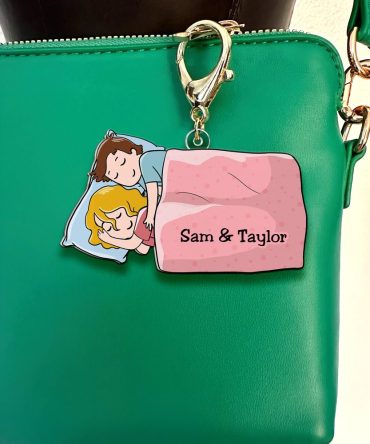 Personalized Gifts For Couple Keychain Couple Sleeping 01Qhhu110225Hh