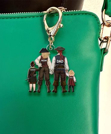 Personalized Gifts For Family Keychain Pirate Family 05Qhhu080325Pa