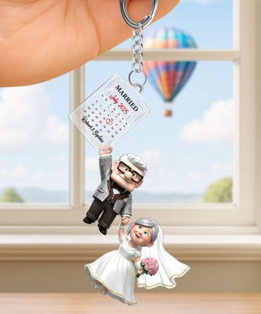 Old Wedding Couple Keychain - Personalized Gifts For Couple 01Ohti270625