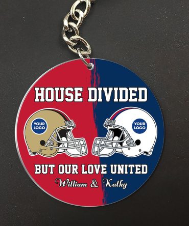 Personalized Gifts For Football Couple Keychain 03Huti240125 House Divided