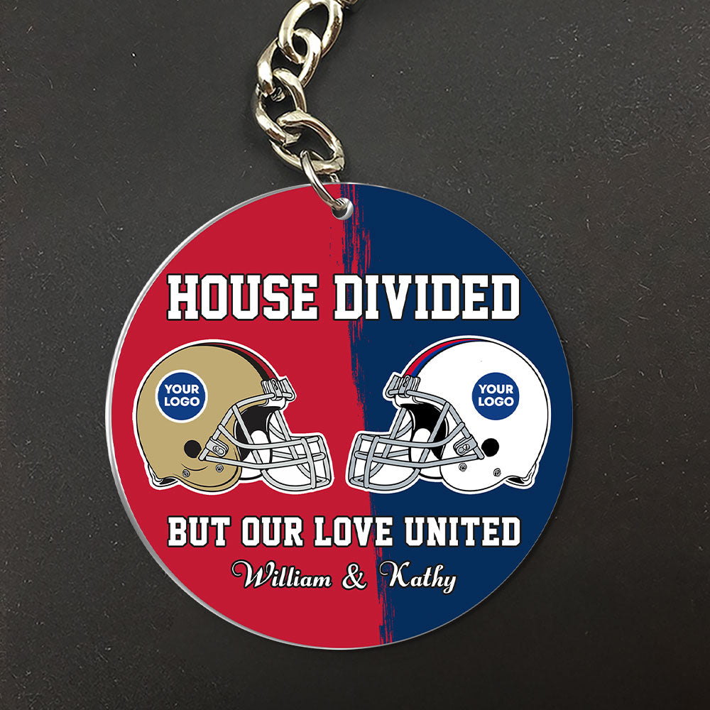 Personalized Gifts For Football Couple Keychain 03Huti240125 House Divided