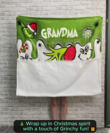 Any Title Green Snowflakes - Personalized Stole Christmas Blanket