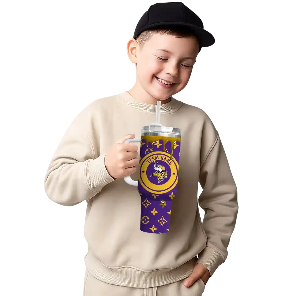 Personalized Minnesota Vikings Bullseye Drips Purple 40Oz Tumbler, Stanley Cup Tumbler - Image 4