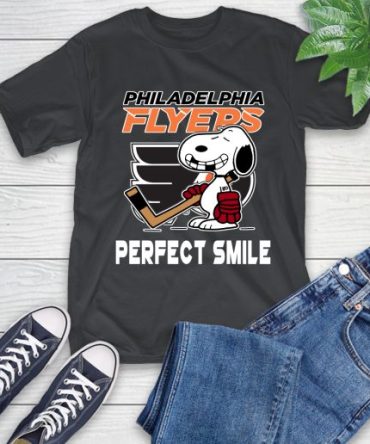 Nhl Philadelphia Flyers Snoopy Perfect Smile The Peanuts Movie Hockey T Shirt T-Shirt
