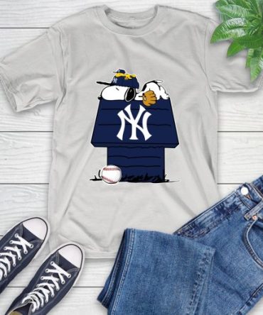 Mlb New York Yankees Snoopy Woodstock The Peanuts Movie Baseball T Shirt T-Shirt