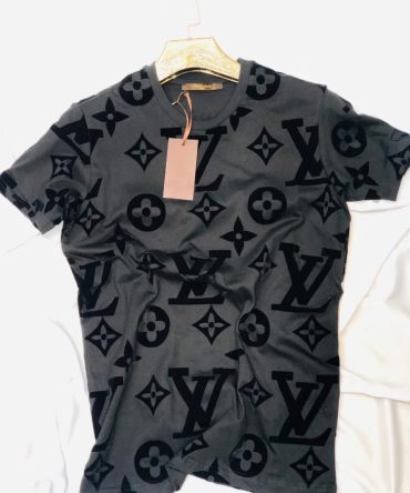 Louis Vuitton Luxury T-Shirt Dn26200401