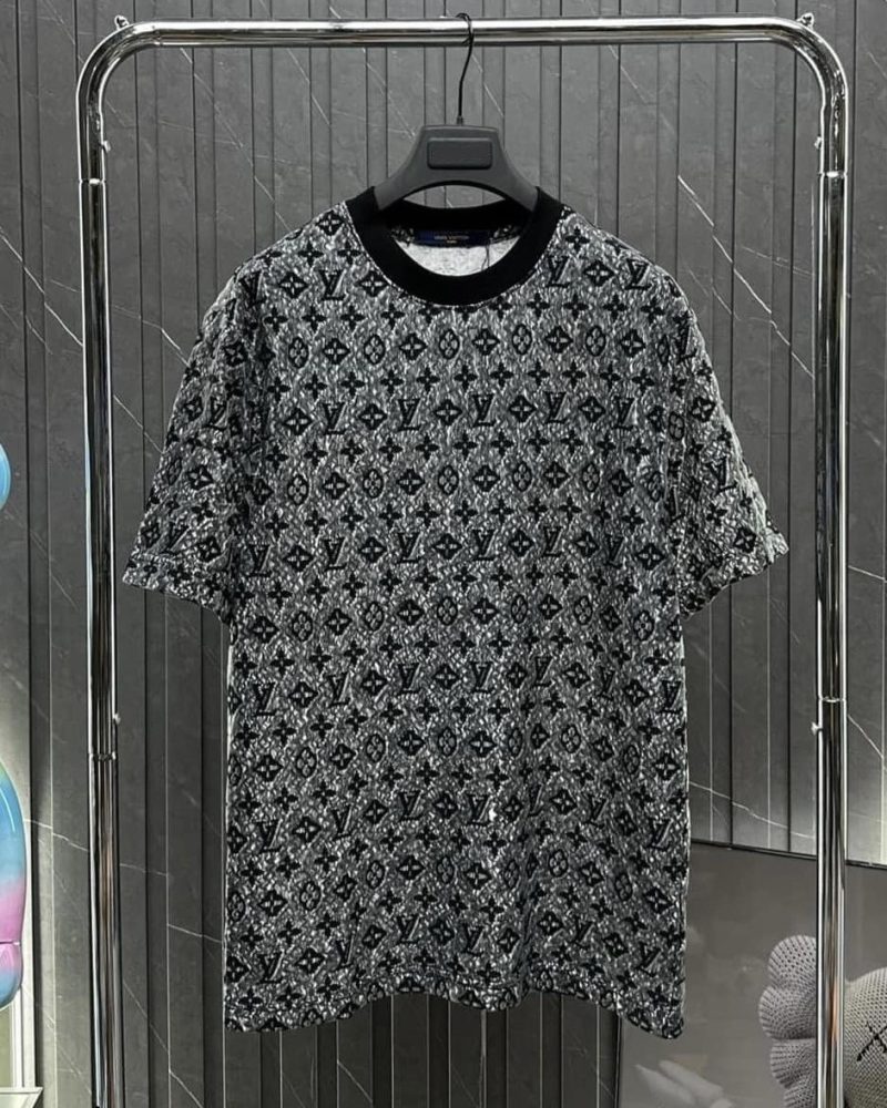 Louis Vuitton Luxury T-Shirt Dn26120510