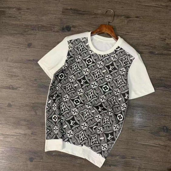 Louis Vuitton Luxury T-Shirt Dn26120618