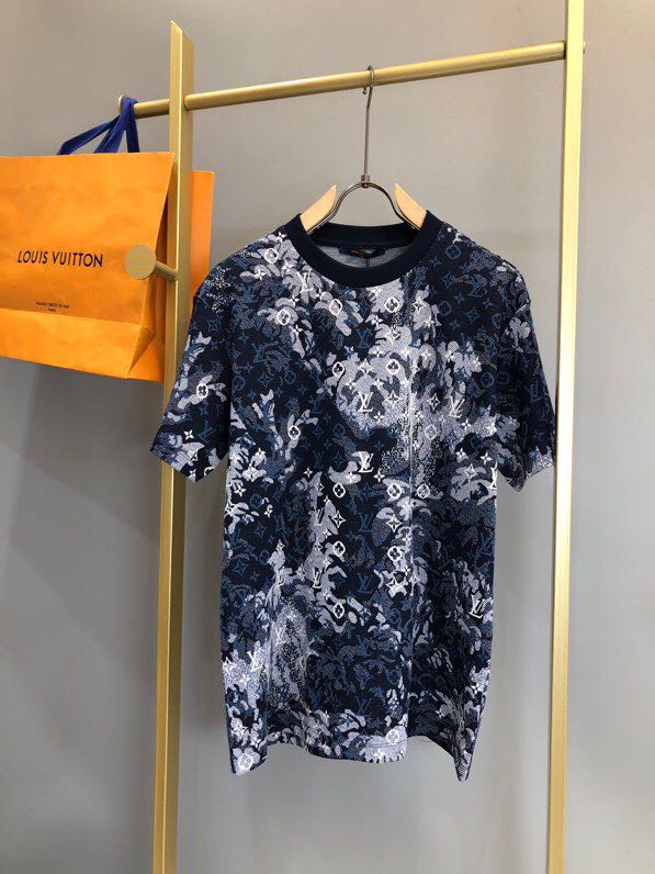 Louis Vuitton Luxury T-Shirt Dn26120612