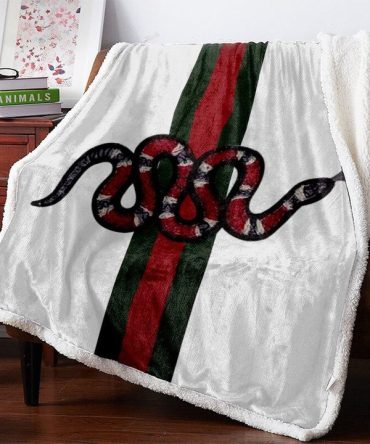 Gucci Snake Limited Editition Fleece Blankets 026