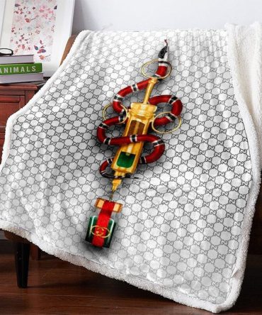 Gucci Snake White Limited Editition Fleece Blankets 022