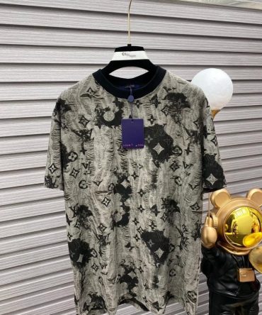 Louis Vuitton Luxury T-Shirt Dn26290505