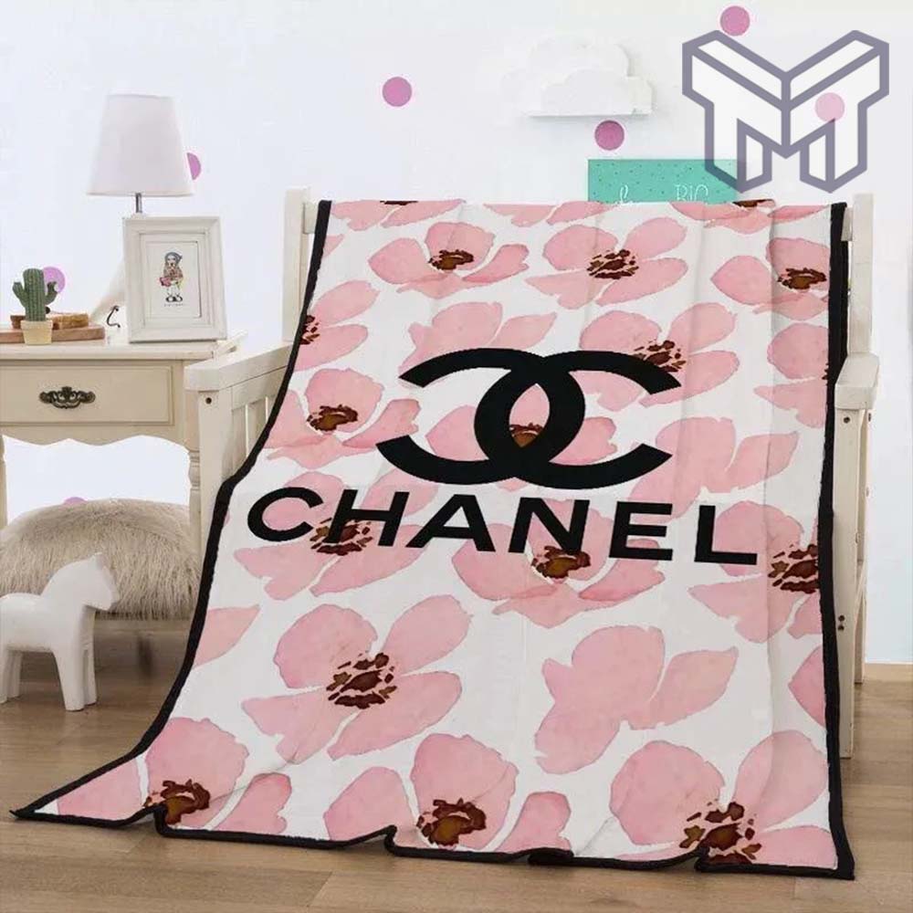 Chanel Pinky Flowers Fashion Luxury Brand Fleece Blanket Comfortable Blanket