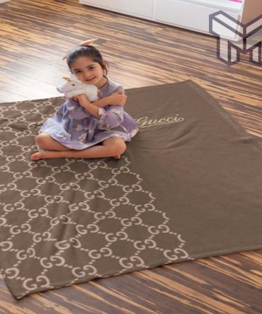 Gucci Brown Luxury Brand Logo Premium Blanket Fleece Thin Blanket To Keep Warm