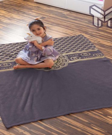Gucci Dirty Violet Luxury Brand Logo Premium Blanket Fleece Thin Blanket To Keep Warm