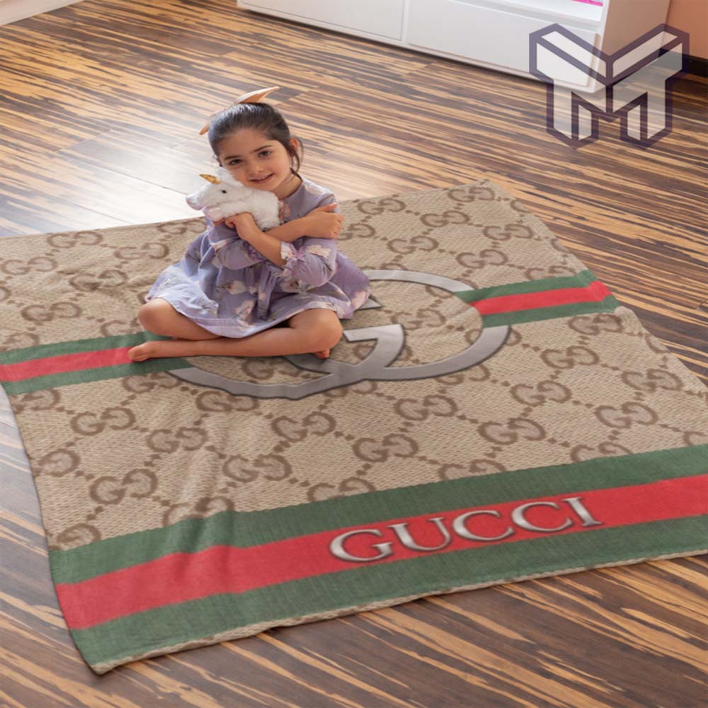 Gucci Golden Luxury Brand Hot Logo Premium Blanket Fleece Thin Blanket To Keep Warm