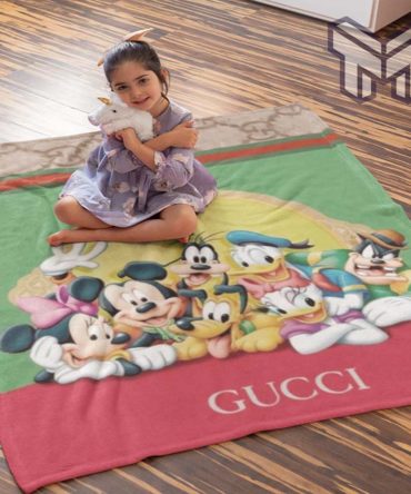 Gucci Mickey Family Luxury Brand Logo Premium Blanket Fleece Thin Blanket To Keep Warm