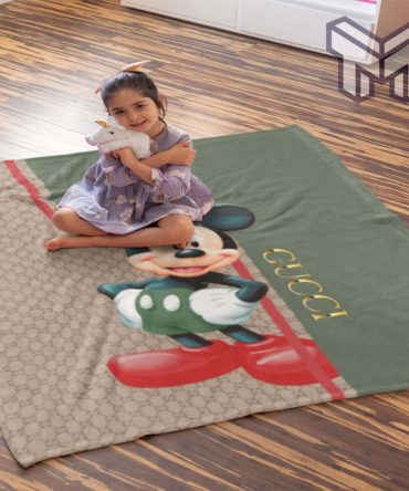 Gucci Mickey Luxury Brand Logo Premium Blanket Fleece Thin Blanket To Keep Warm