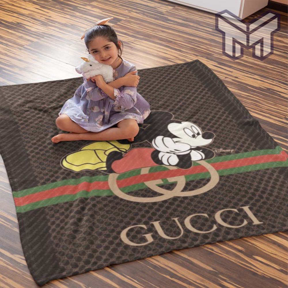 Gucci Mickey New Luxury Brand Logo Premium Blanket Fleece Thin Blanket To Keep Warm