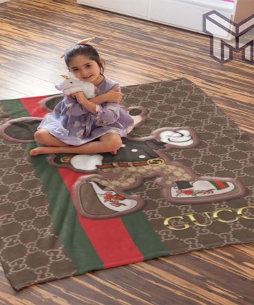 Gucci Mickey Vip Luxury Brand Logo Premium Blanket Fleece Thin Blanket To Keep Warm