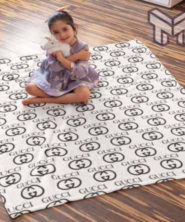 Gucci White Luxury Brand Hot Logo Premium Blanket Fleece Thin Blanket To Keep Warm