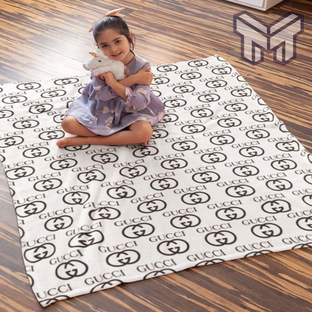 Gucci White Luxury Brand Hot Logo Premium Blanket Fleece Thin Blanket To Keep Warm
