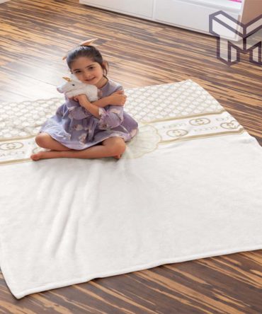 Gucci White Luxury Logo Premium Brand Blanket Fleece Thin Blanket To Keep Warm