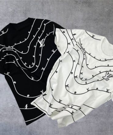 Limited Edition Louis Vuitton Lv Unisex T-Shirt Hot Gift 2024 Pea01180624
