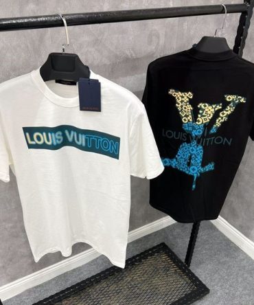 Limited Edition Louis Vuitton Lv Unisex T-Shirt Hot Gift 2024 Pea01200624