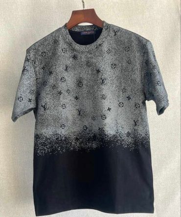 Limited Edition Louis Vuitton Lv Unisex T-Shirt Hot Gift 2024  Pea34330