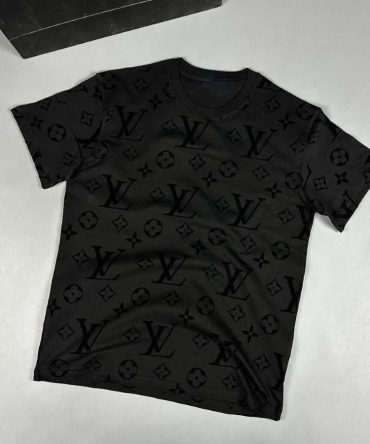 Limited Edition Louis Vuitton Lv Unisex T-Shirt Hot Gift 2024 Pea346179