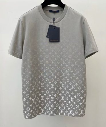 Limited Edition Louis Vuitton Lv Unisex T-Shirt Hot Gift 2024  Th771