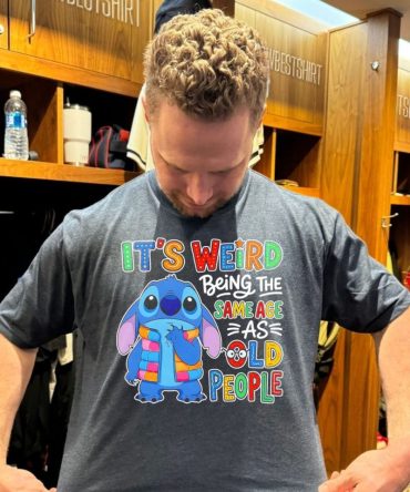 It’S Weird Being The Same Age As Old People Stitch T-Shirt