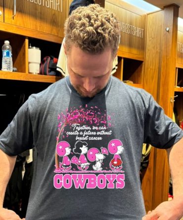 Peanuts Together We Can Create A Future Without Breast Cancer Dallas Cowboys T-Shirt