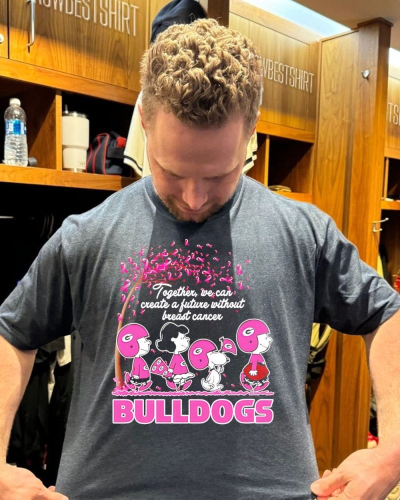 Peanuts Together We Can Create A Future Without Breast Cancer Georgia Bulldogs T-Shirt