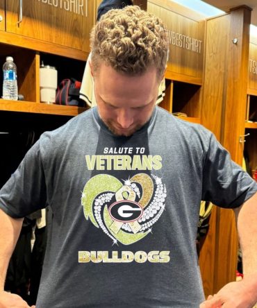 Salute To Veterans Georgia Bulldogs Ncaa Diamond Heart T-Shirt