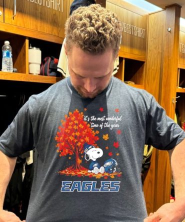 Snoopy It’S The Most Wonderful Time Of The Year Philadelphia Eagles Halloween 2026 T-Shirt
