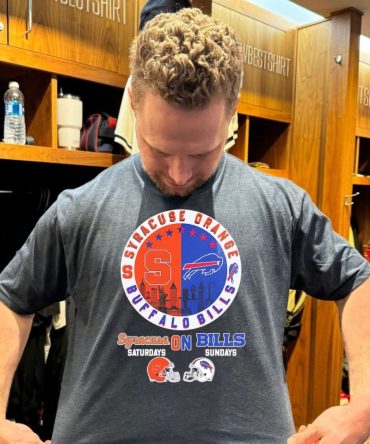 Syracuse Orange On Buffalo Bills Saturdays Sundays Helmet Skyline T-Shirt